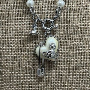 SILVER TONE HEART PIN NECKLACE